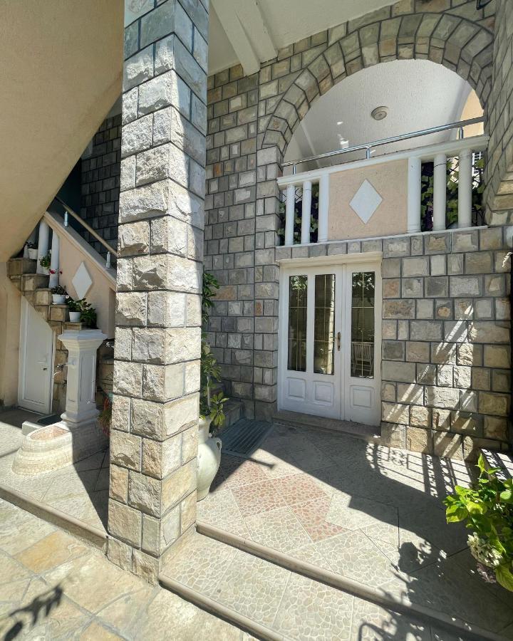 Apartments Moracanin Сутоморе Екстериор снимка