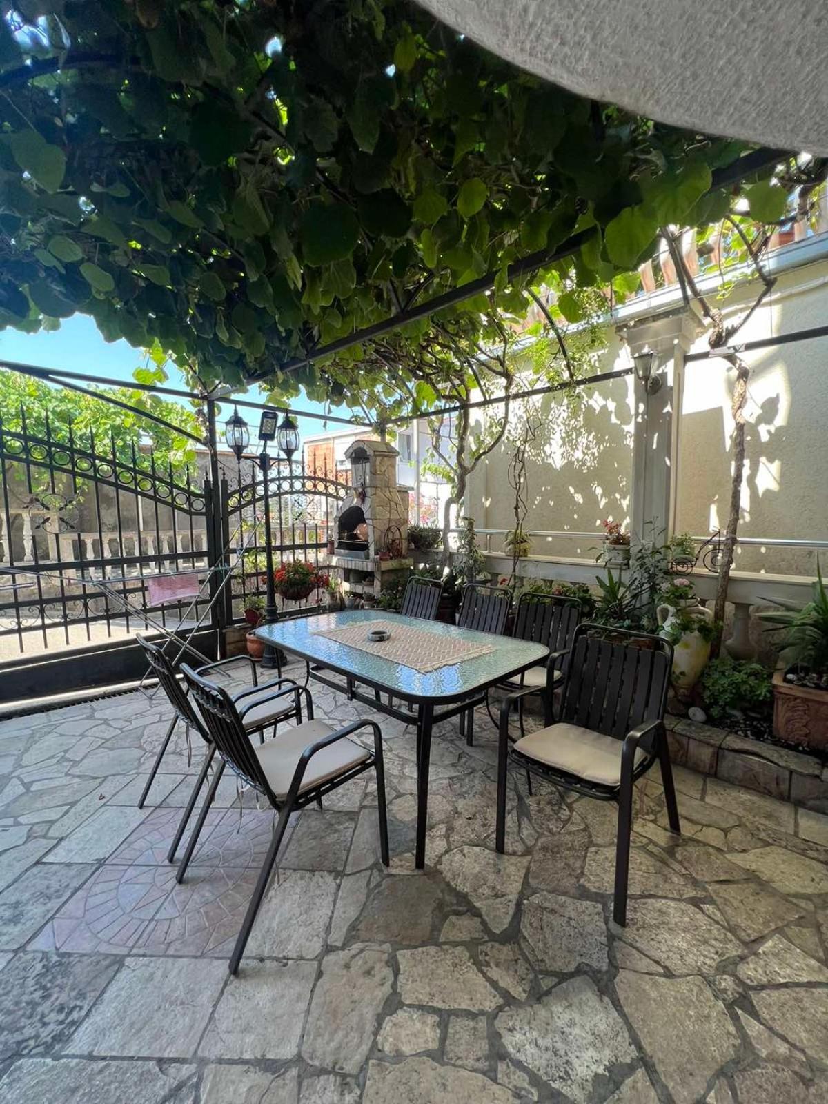 Apartments Moracanin Сутоморе Екстериор снимка