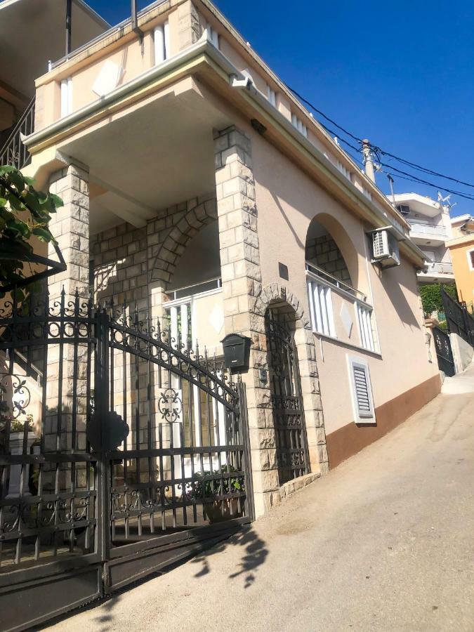 Apartments Moracanin Сутоморе Екстериор снимка